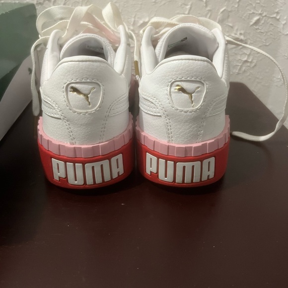 Women’s Puma - Picture 6 of 10